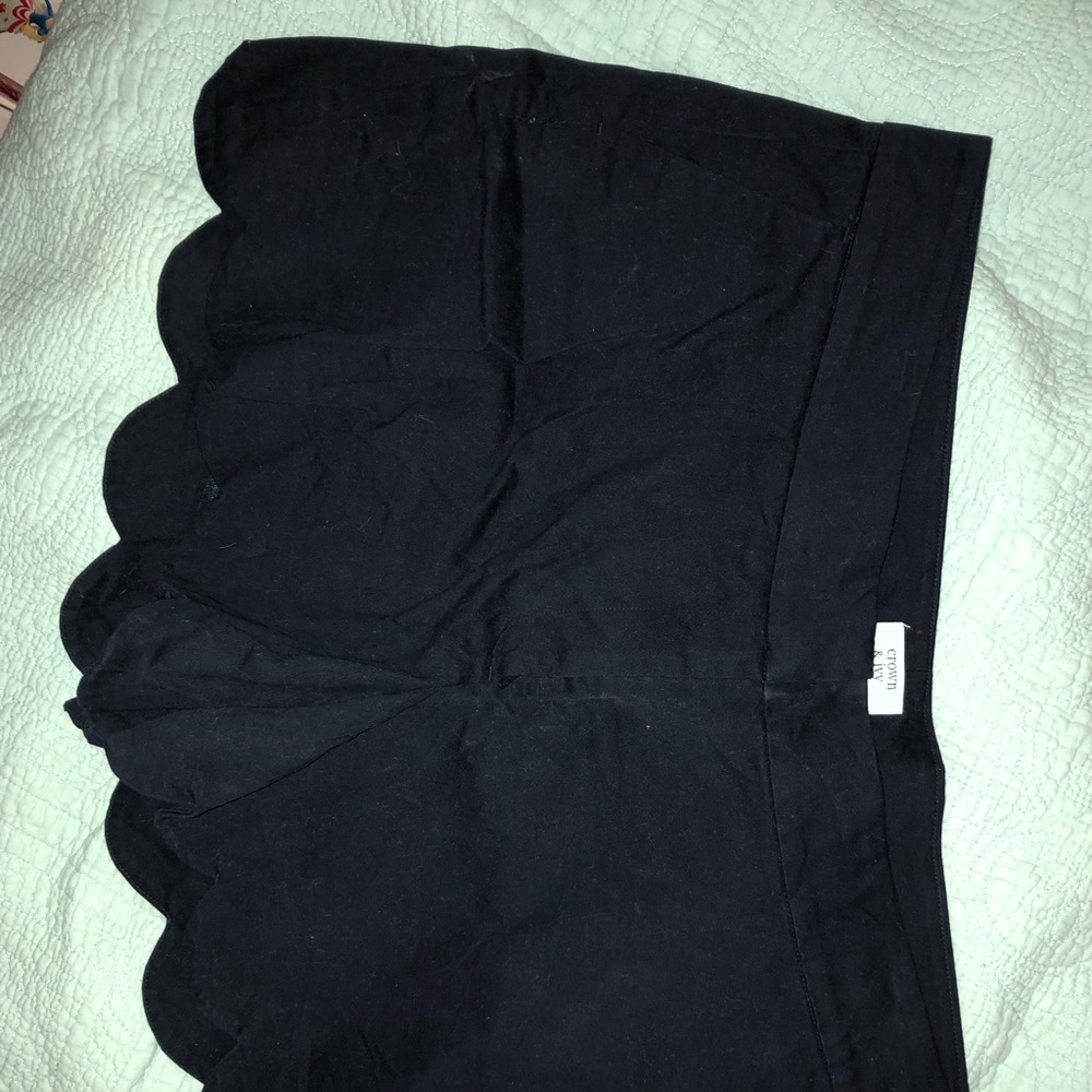 crown & ivy shorts, size 14